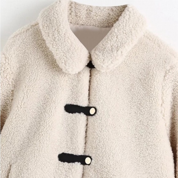 Fuzzy Toggle Winter Coat, Short MIDI Thick Jacket, In Season Lux - Picture 5 of 5